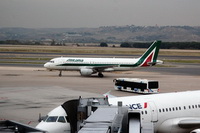 Airbus A320, EI-DTF, Adolfo Su&aacute;rez Madrid�Barajas Airport, Terminal T2